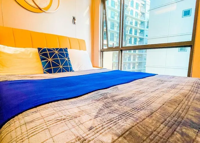 Apartamento Lovely 2br Near Airport, Solaire, & Okada - 6pax