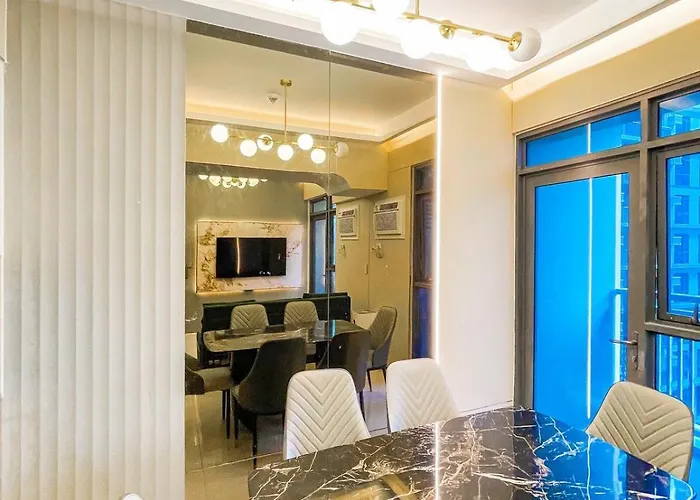 Lovely 2br Near Airport, Solaire, & Okada - 6pax Apartamento